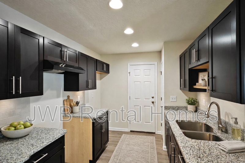 3838 Perry St - Photo 4 of 13