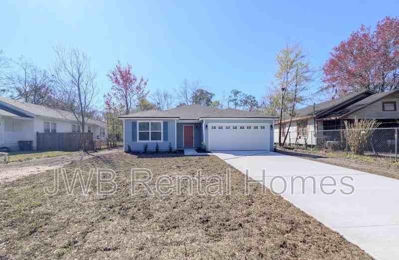 3340 W 1st St - Photo 2 of 17