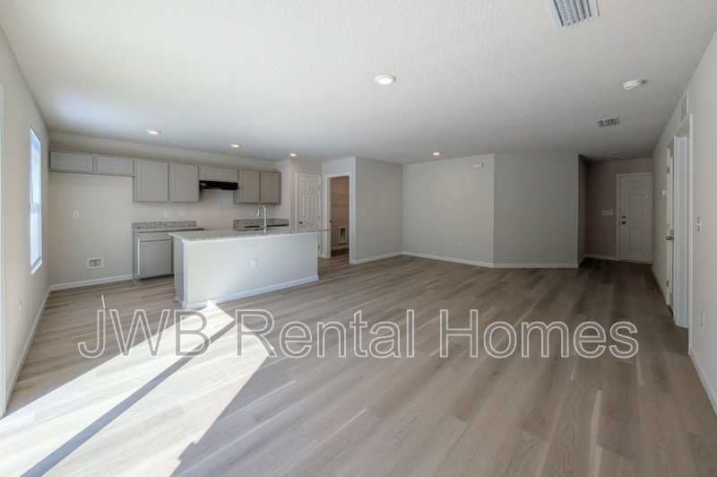 3340 W 1st St - Photo 5 of 17