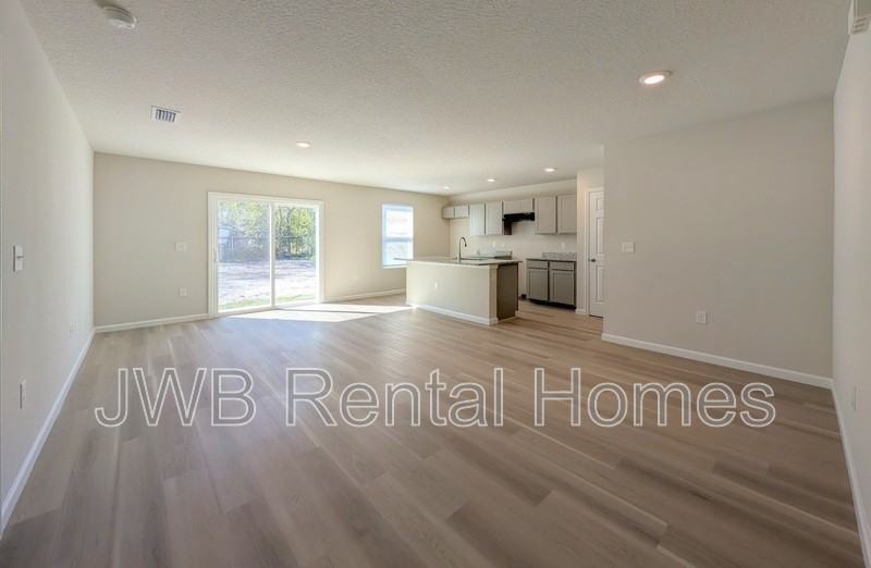 3340 W 1st St - Photo 6 of 17