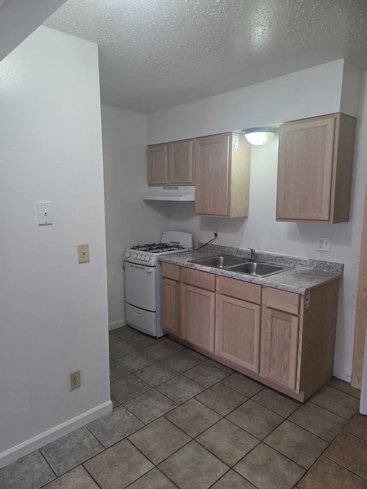 608 North Cliff Avenue - Photo 2 of 7