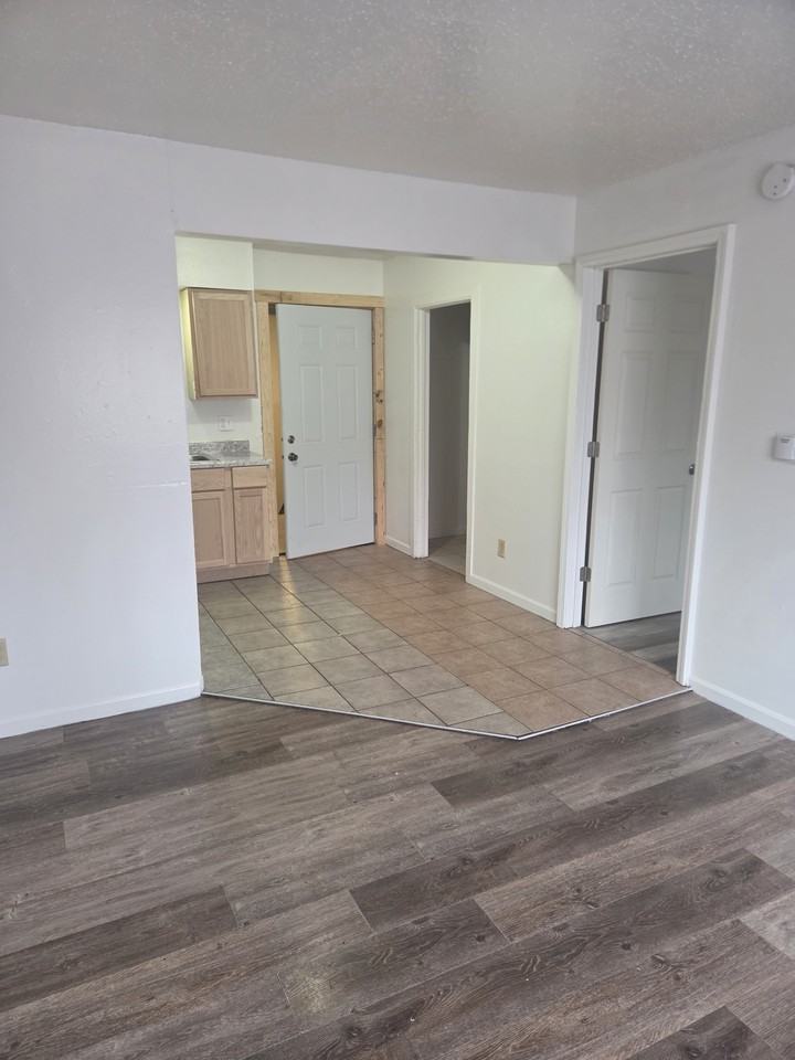 608 North Cliff Avenue - Photo 3 of 7