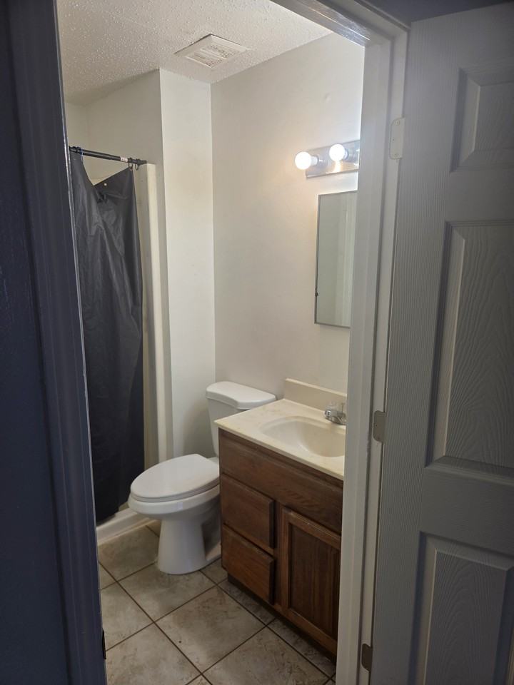 608 North Cliff Avenue - Photo 6 of 7