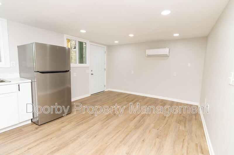 1714 Portland St #C - Photo 2 of 12