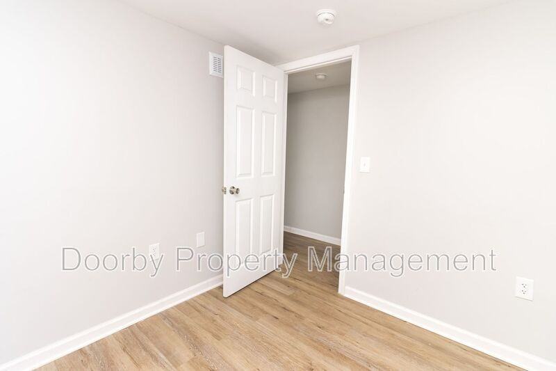 1714 Portland St #C - Photo 5 of 12