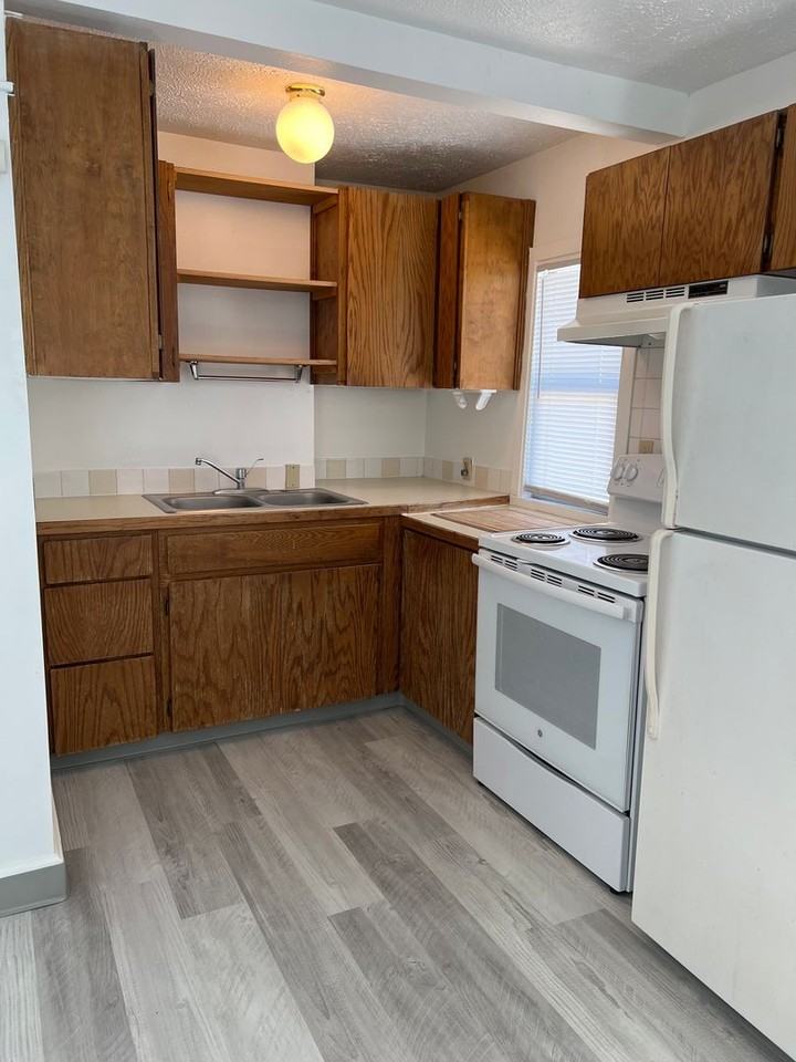 1120-1130 NE Shaw Street - Photo 2 of 36