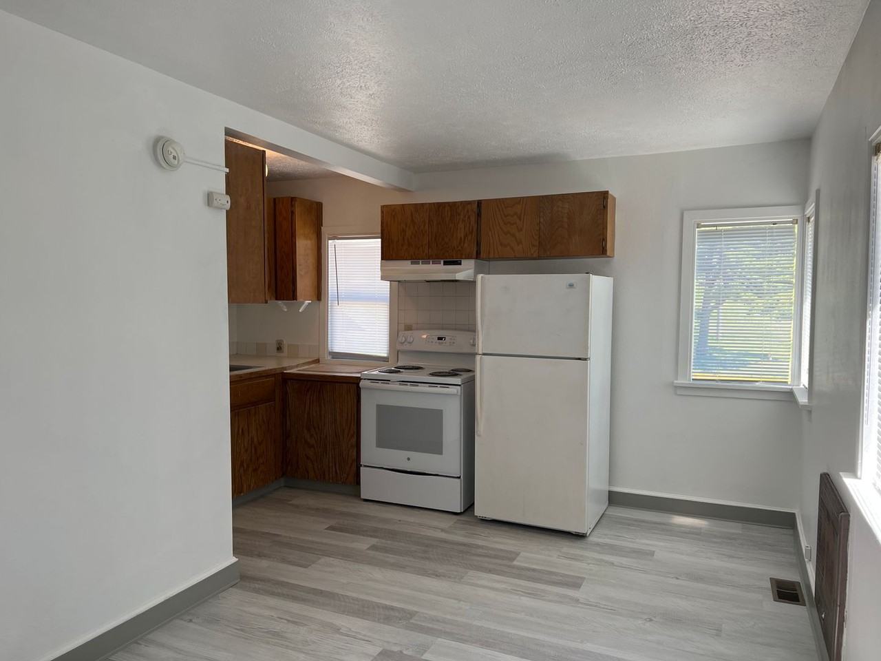 1120-1130 NE Shaw Street - Photo 3 of 36