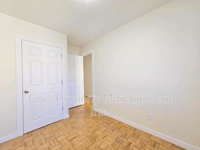 140 Royal Terr Nw #140 - Photo 3 of 45