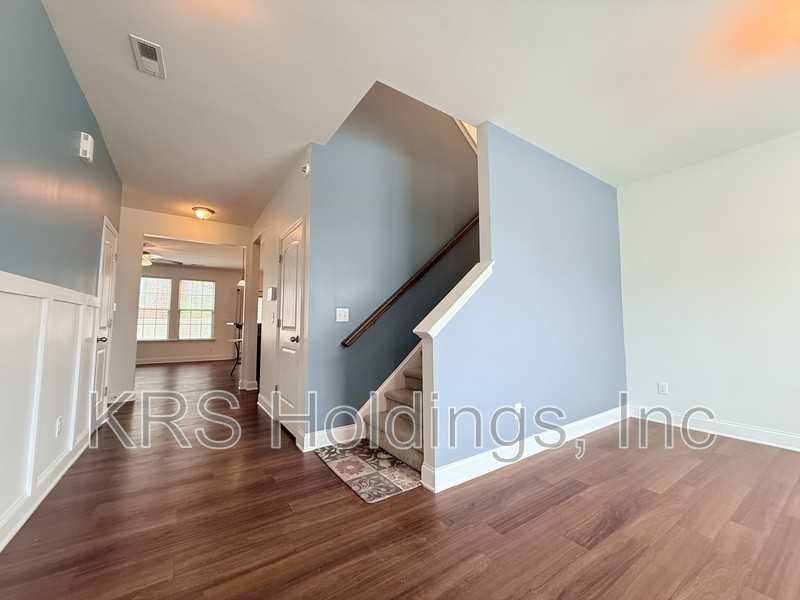 804 Fulworth Ave - Photo 2 of 24