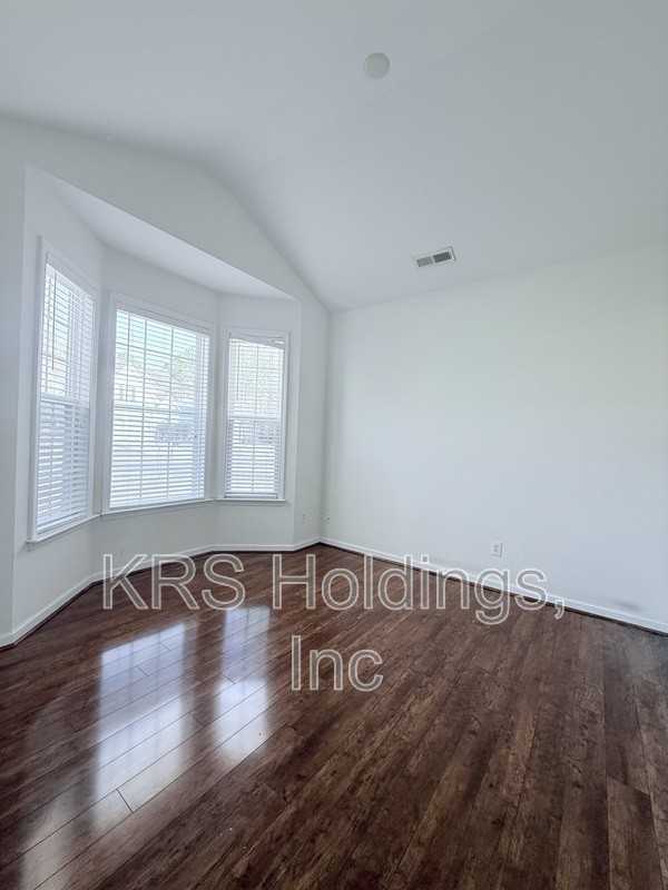 9308 Doss Ct - Photo 4 of 23