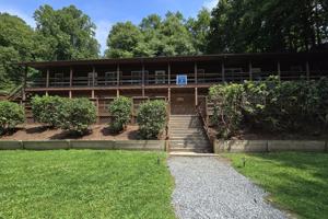 featured image of 256 Homespun Hills Rd