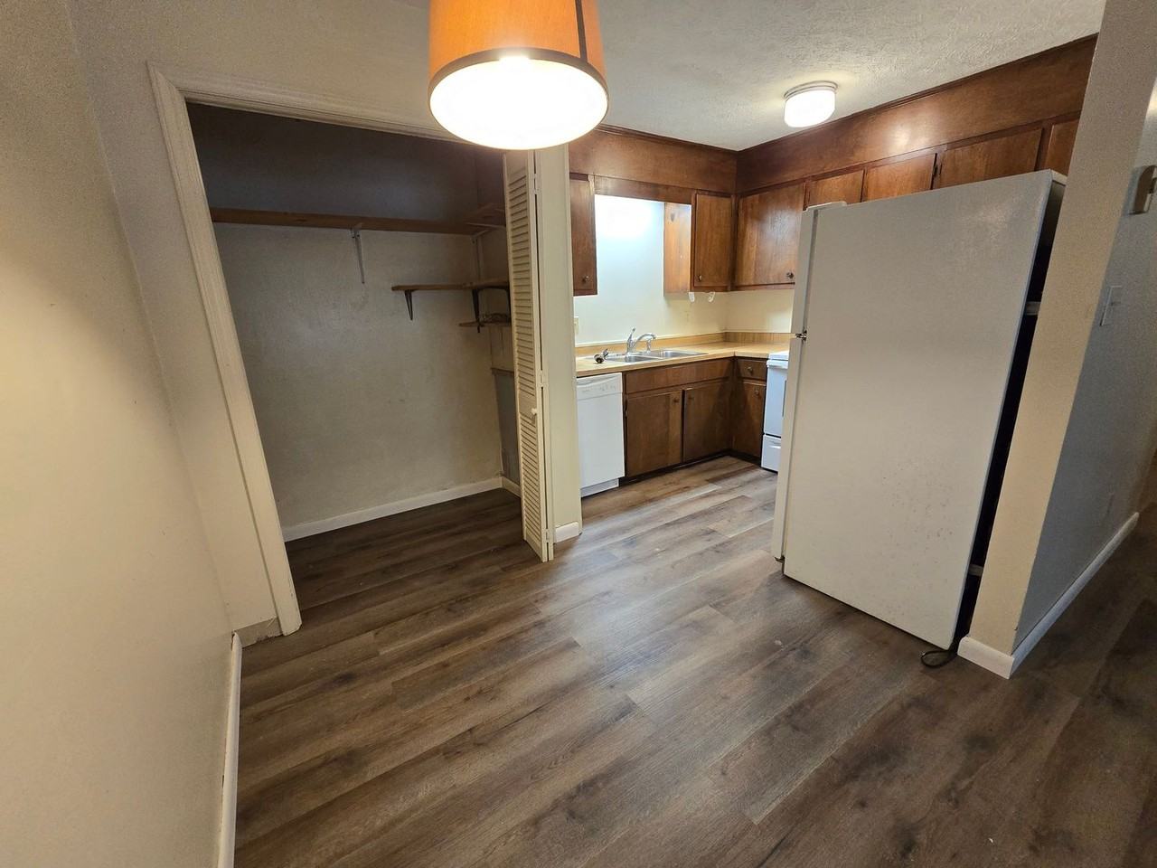 Moriah Apartments - Photo 7 of 12