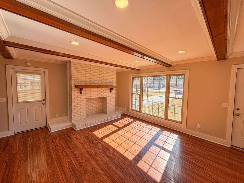 14 Laurie St - Photo 2 of 21