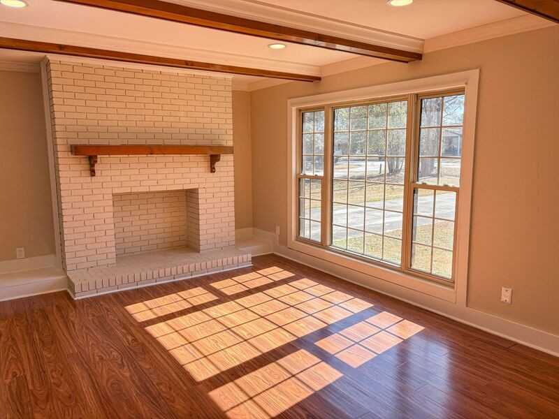 14 Laurie St - Photo 3 of 21