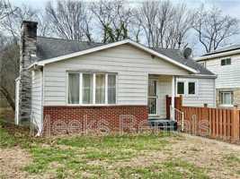 featured image of 3013 Ridgeview Dr