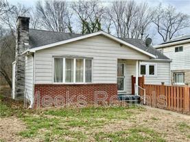 3013 Ridgeview Dr - Photo 1 of 1