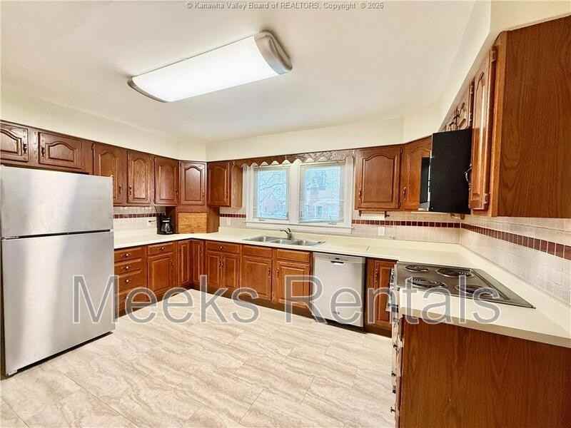 3013 Ridgeview Dr - Photo 3 of 27