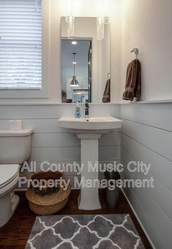 3009 Delaware Ave - Photo 7 of 16