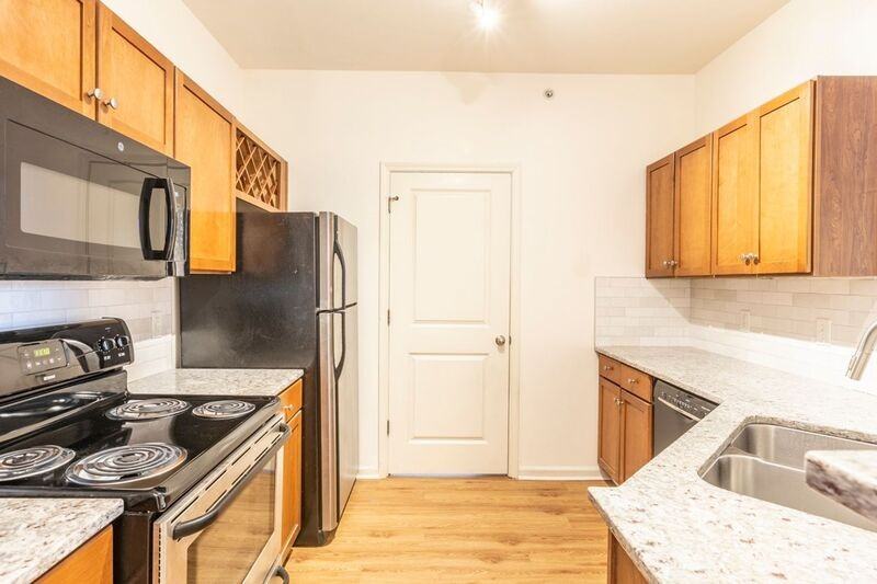 710 Walker Sq #3B - Photo 4 of 12