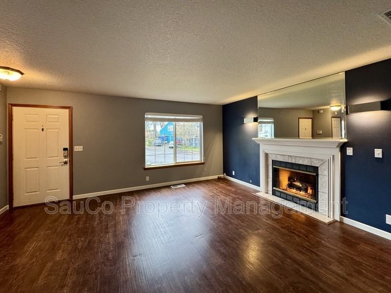 741 Se Camellia Ct - Photo 3 of 41