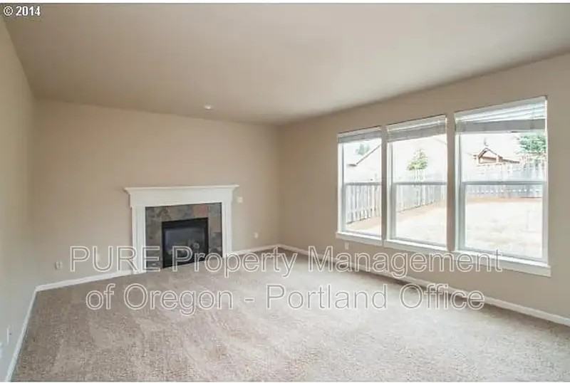 18637 Van Fleet Ave - Photo 3 of 8