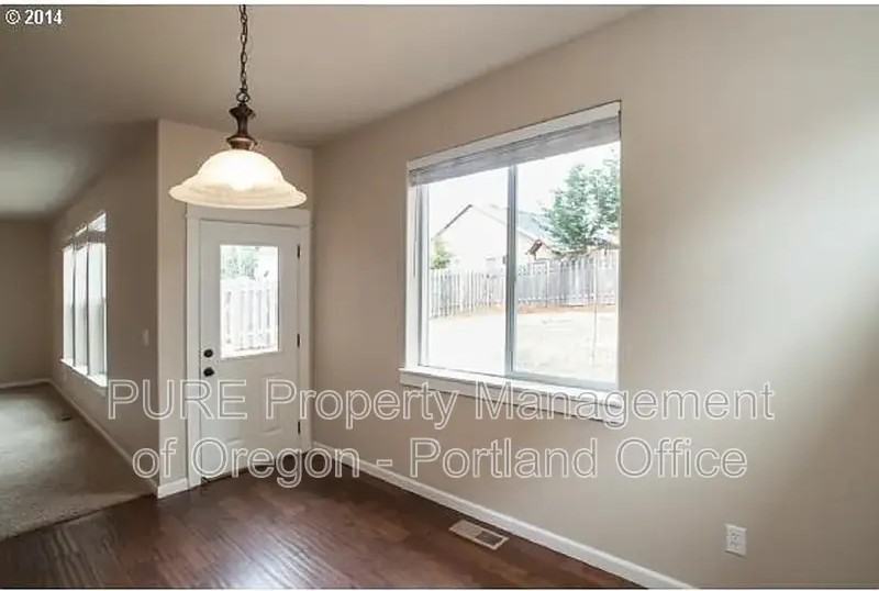 18637 Van Fleet Ave - Photo 4 of 8