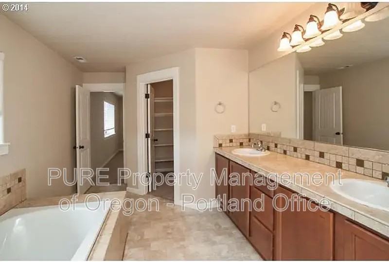 18637 Van Fleet Ave - Photo 5 of 8