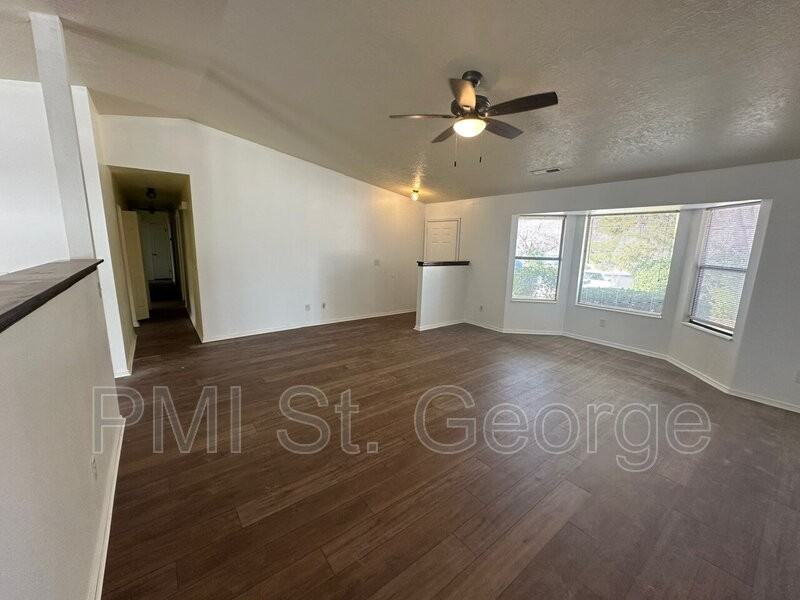 3059 Bayberry Cir - Photo 3 of 24