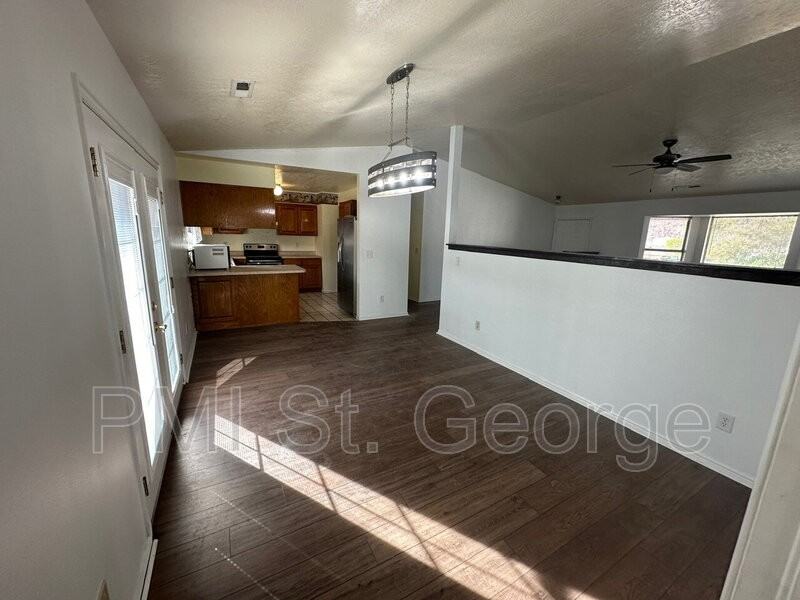 3059 Bayberry Cir - Photo 6 of 24