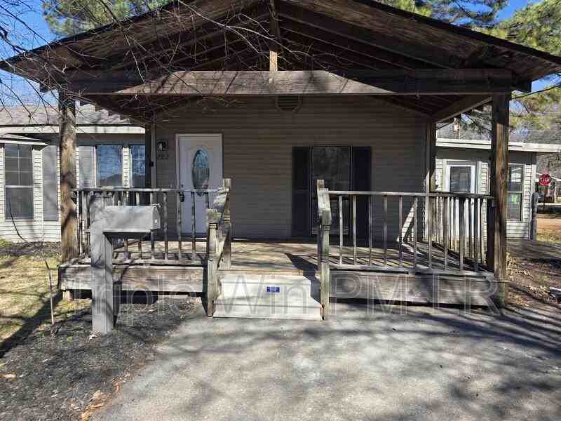 202 Rosemary Ln - Photo 3 of 34