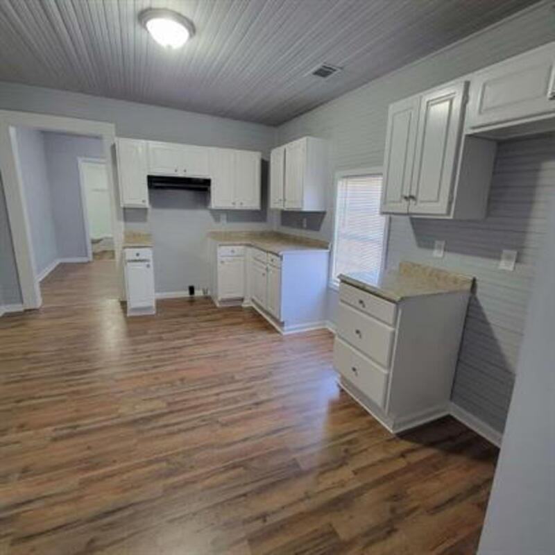 625 E Wall St - Photo 6 of 20