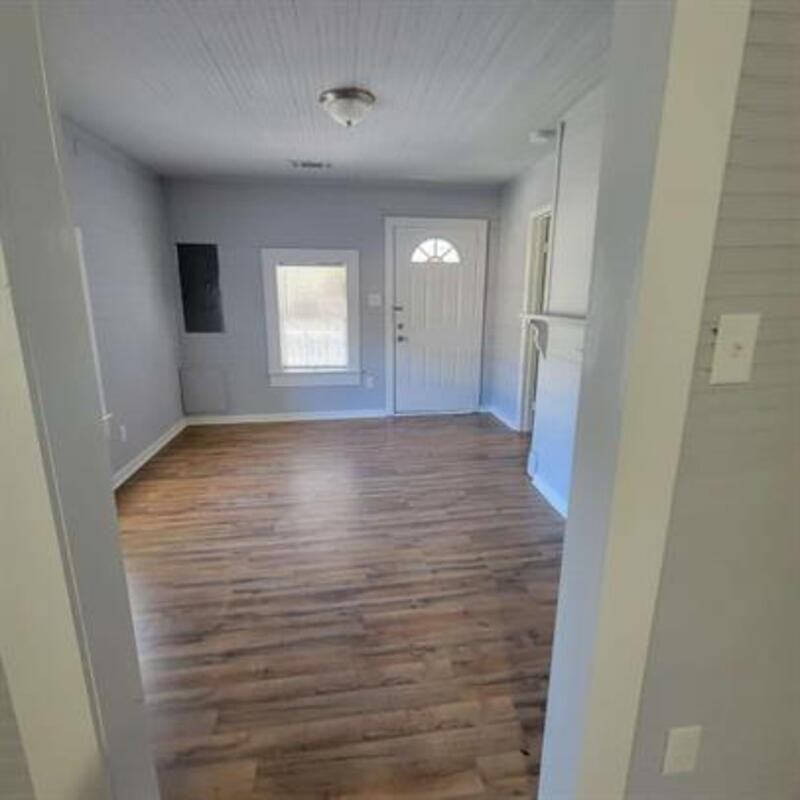 625 E Wall St - Photo 7 of 20