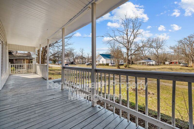 1217 Fulton Ave - Photo 6 of 20