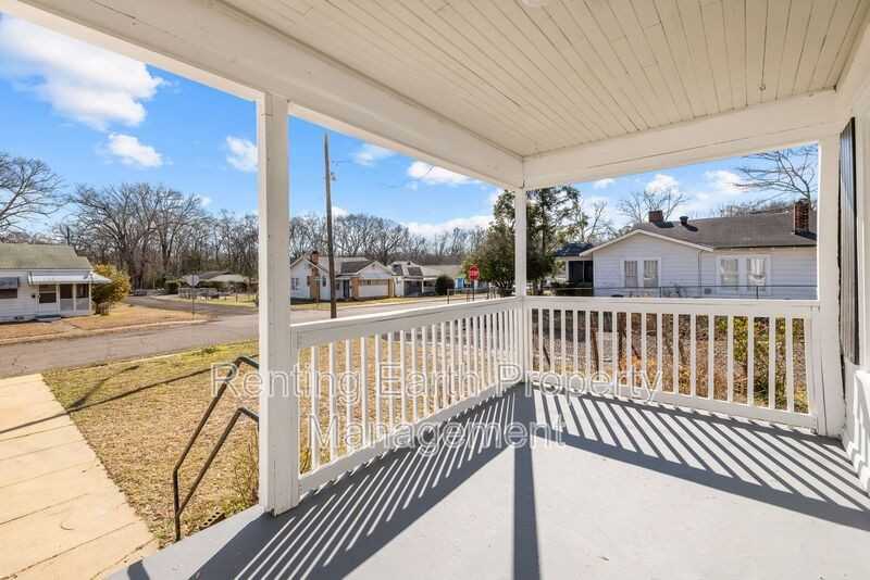 5320 Terrace Q - Photo 5 of 18