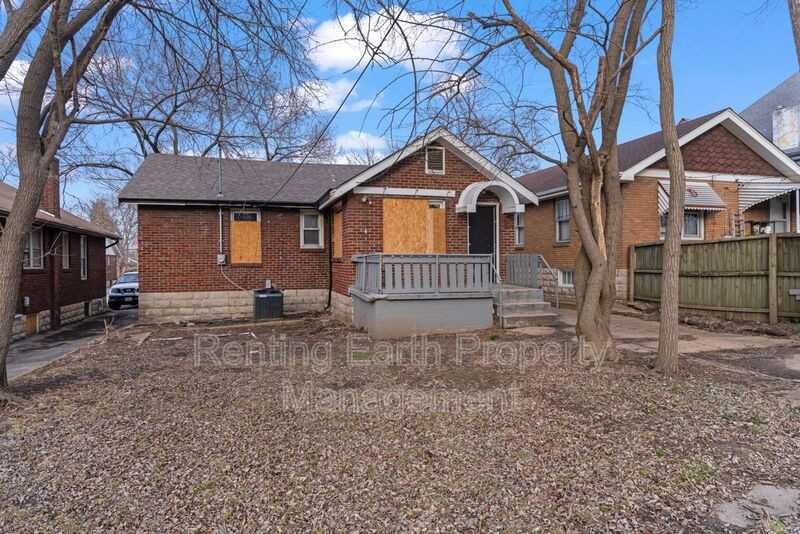 8212 Toddy Ave - Photo 3 of 18