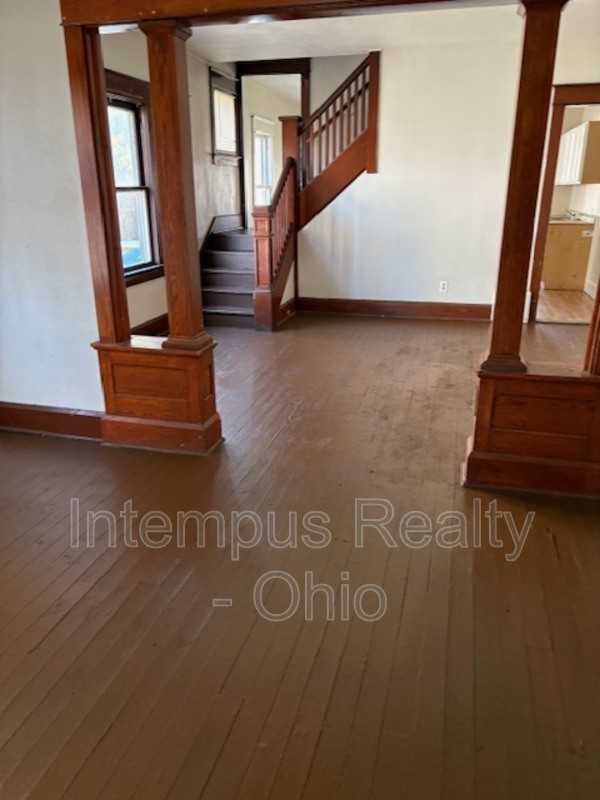 243 Sexton St - Photo 3 of 11