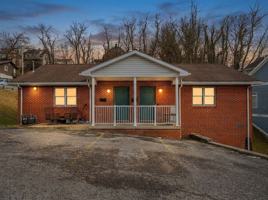 featured image of 415 Sharon Ave