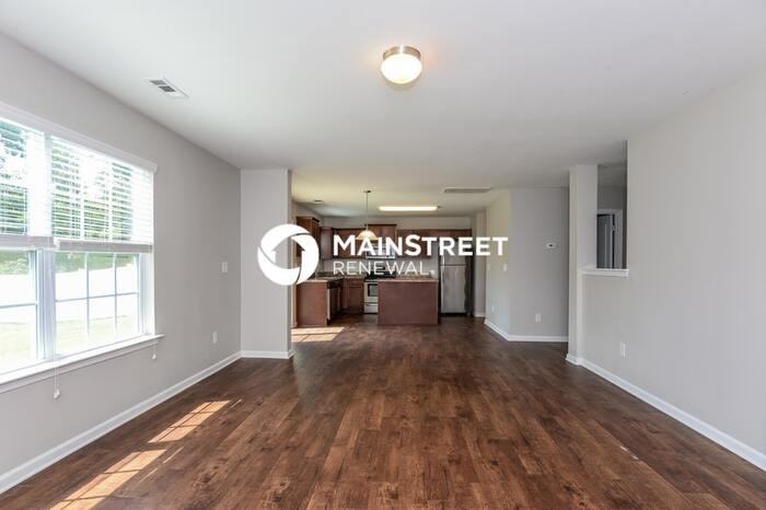 6407 Maple Creek Ct - Photo 5 of 17