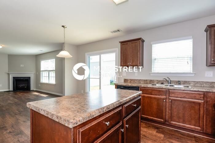 6407 Maple Creek Ct - Photo 7 of 17