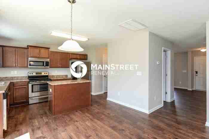 6407 Maple Creek Ct - Photo 6 of 17