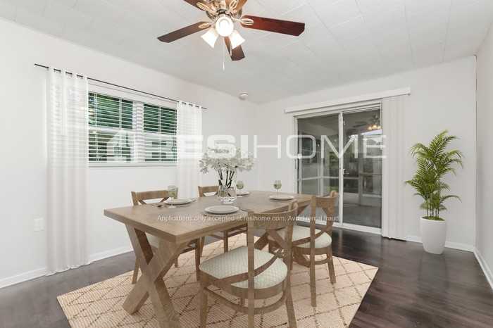 1407 Sunridge Rd - Photo 4 of 18