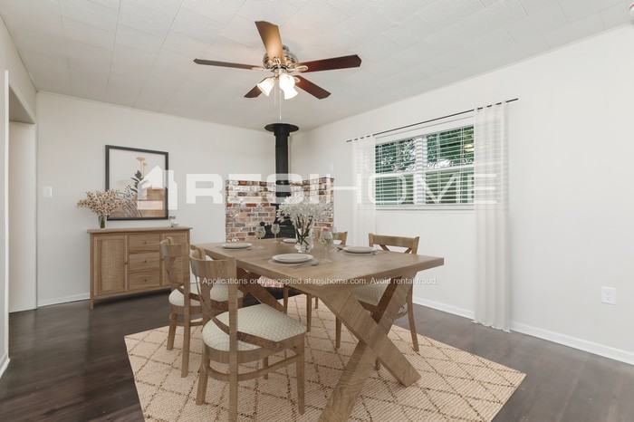 1407 Sunridge Rd - Photo 5 of 18