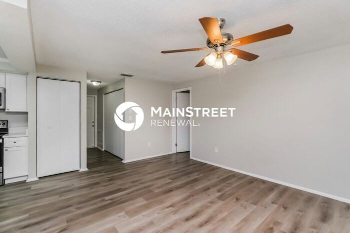 706 Jacaranda Dr - Photo 4 of 16