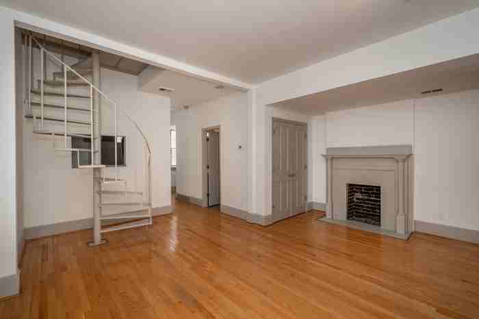211 W 9th St #5 - Photo 3 of 29
