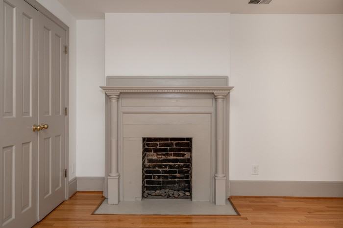 211 W 9th St #5 - Photo 7 of 29