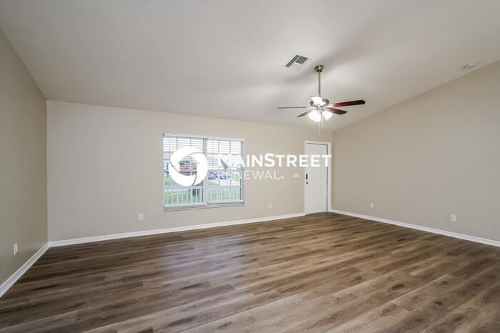 1406 Nw 8th Pl - Photo 6 of 19