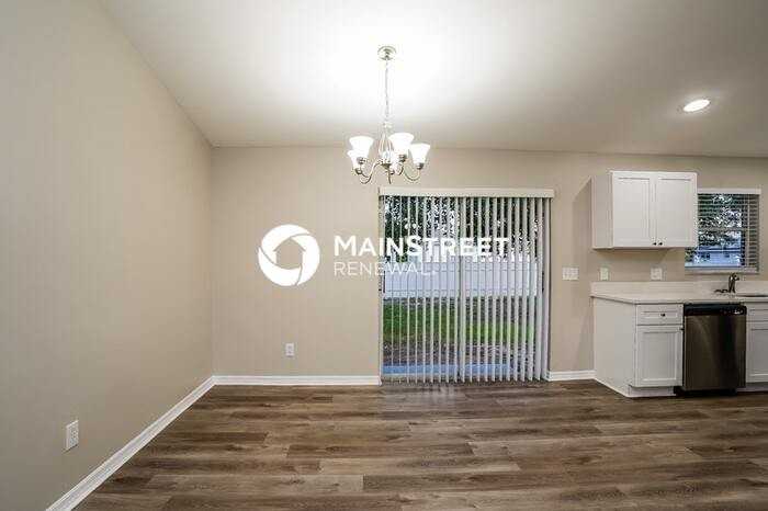 1406 Nw 8th Pl - Photo 6 of 19