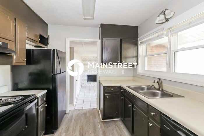 7956 Coventry Ct - Photo 6 of 16