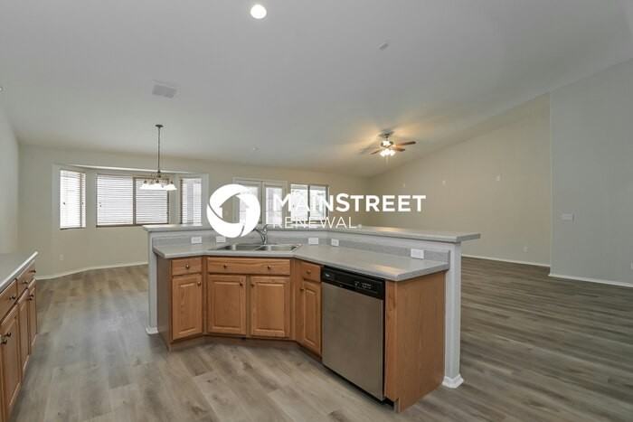 10614 E Bridgeport St - Photo 5 of 16