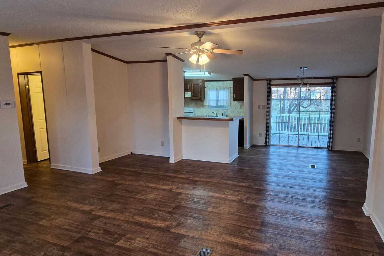 2386 Bonlee Bennett Rd - Photo 4 of 19